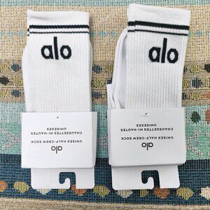 NWT ALO Yoga Throwback Sock - 2 Pairs